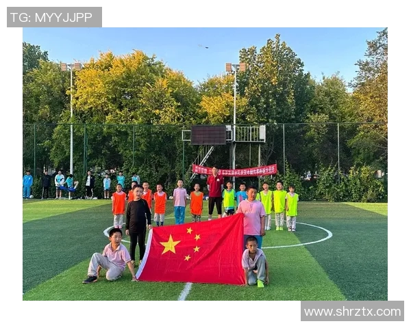深圳足球队在足球团队协作排行榜中荣登第六名展现出色团队精神与实力 深圳足球队在足球团队协作排行榜中荣登第六名展现出色团队精神与实力
